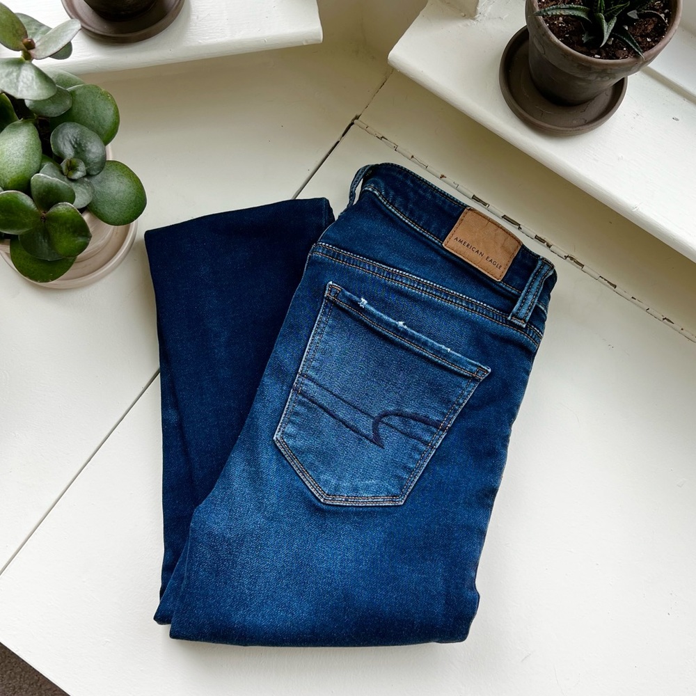 American Eagle Distressed Super Hi-Rise Jegging